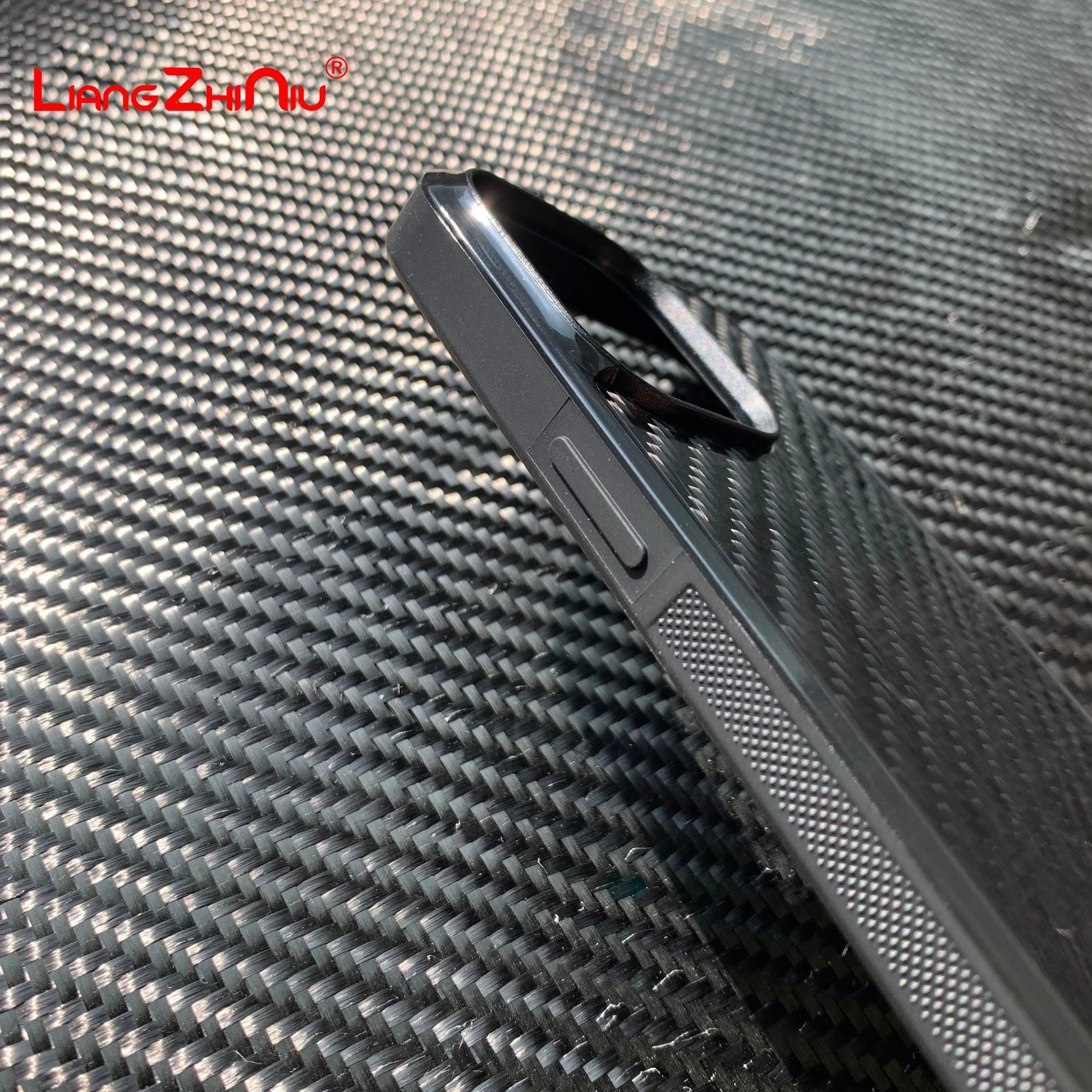 Classic carbon fiber iPhone 12 case (pro/ProMax)